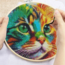 Load image into Gallery viewer, Kit Point de Croix Chat couleur au milieu des fleurs
