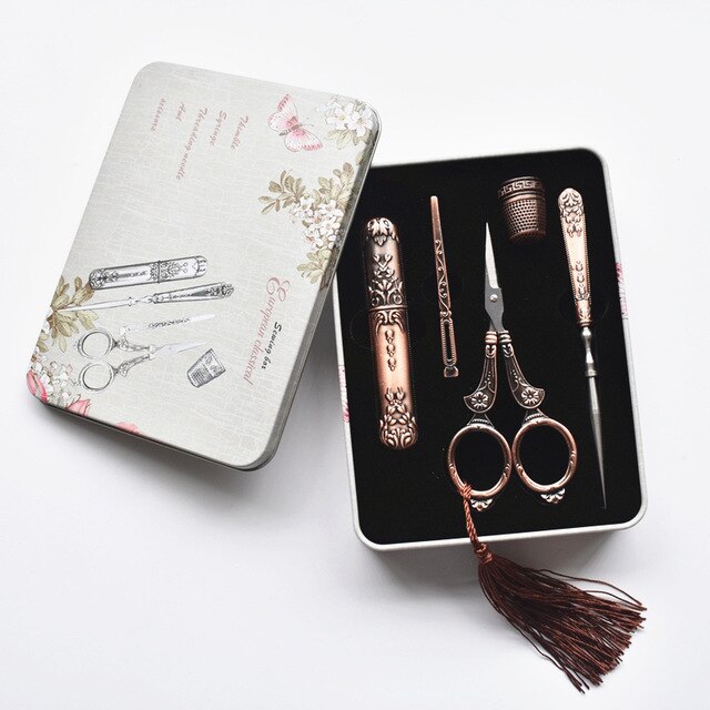 Vintage scissors and accessories kit with their box